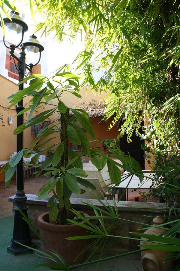 Casa Antiquary Hostel เบนีตาเชลล์ ภายนอก รูปภาพ