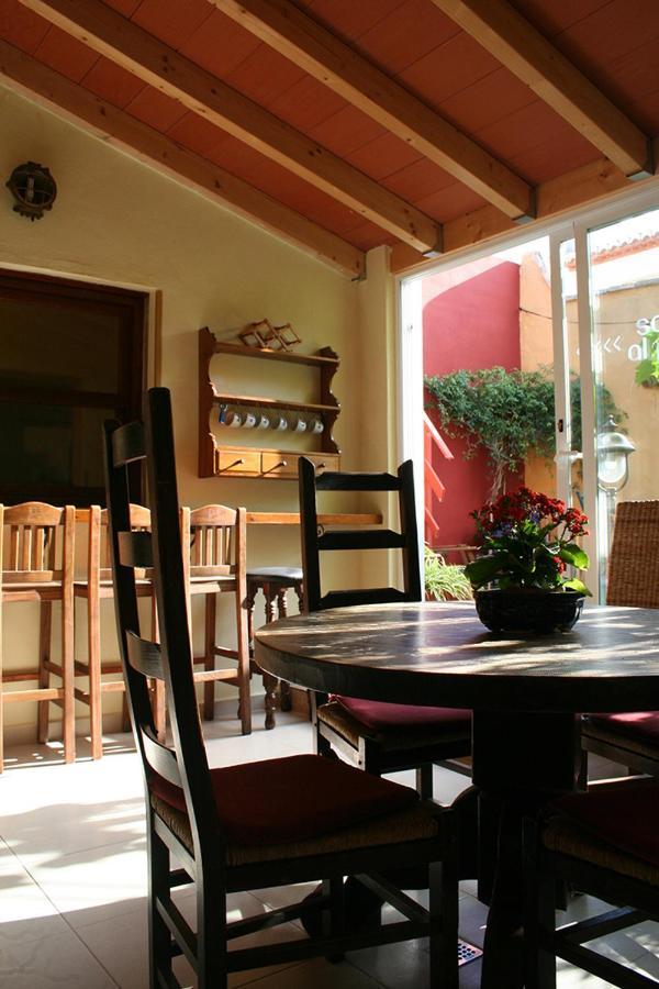 Casa Antiquary Hostel เบนีตาเชลล์ ภายนอก รูปภาพ