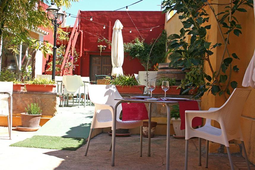 Casa Antiquary Hostel เบนีตาเชลล์ ภายนอก รูปภาพ