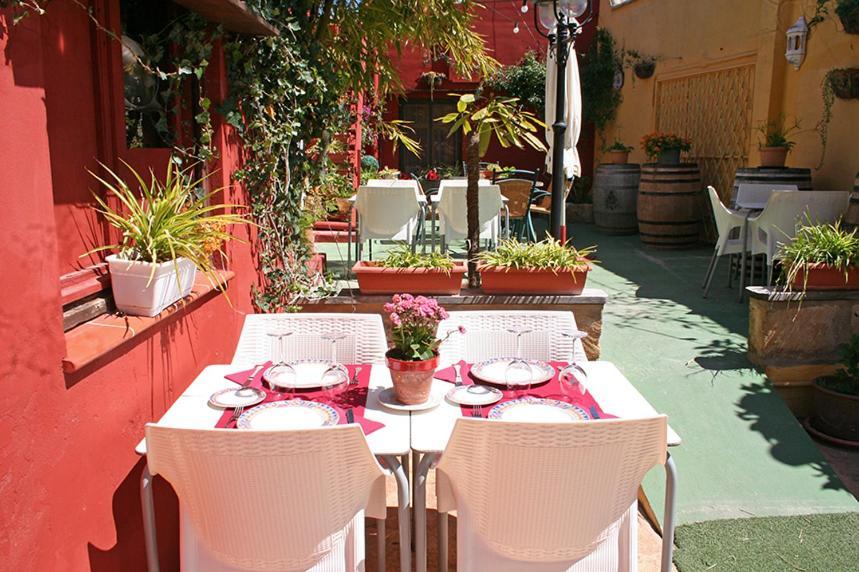 Casa Antiquary Hostel เบนีตาเชลล์ ภายนอก รูปภาพ