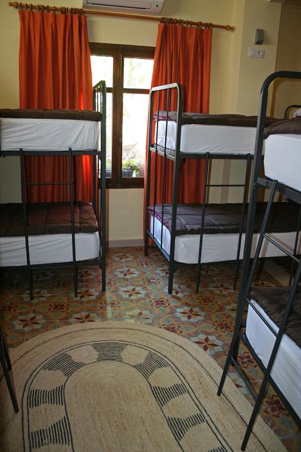 Casa Antiquary Hostel เบนีตาเชลล์ ภายนอก รูปภาพ