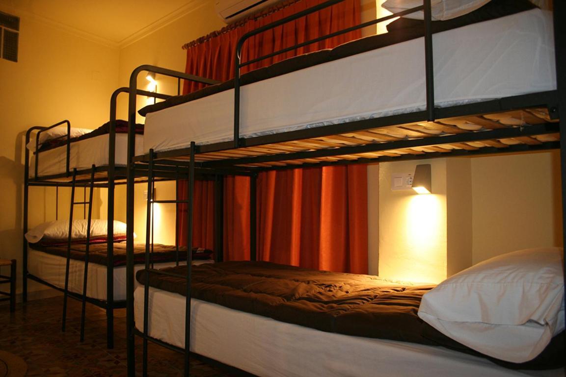 Casa Antiquary Hostel เบนีตาเชลล์ ภายนอก รูปภาพ